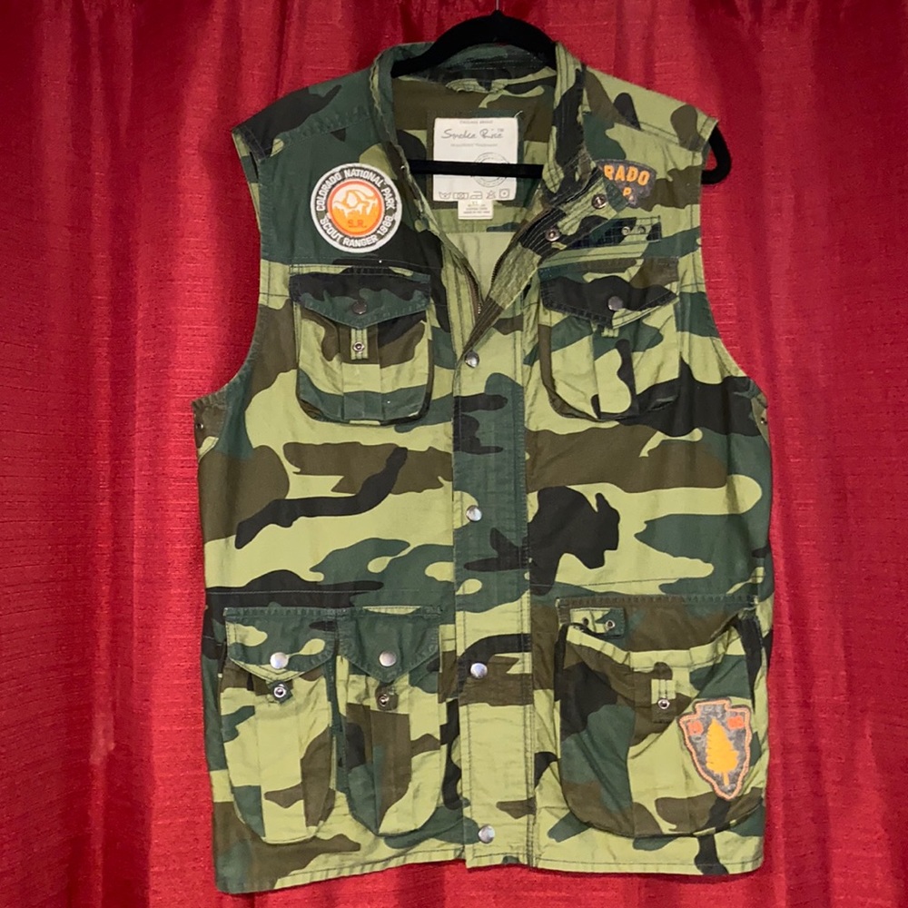 Smoke rise Army park ranger Vest Lots of pockets.